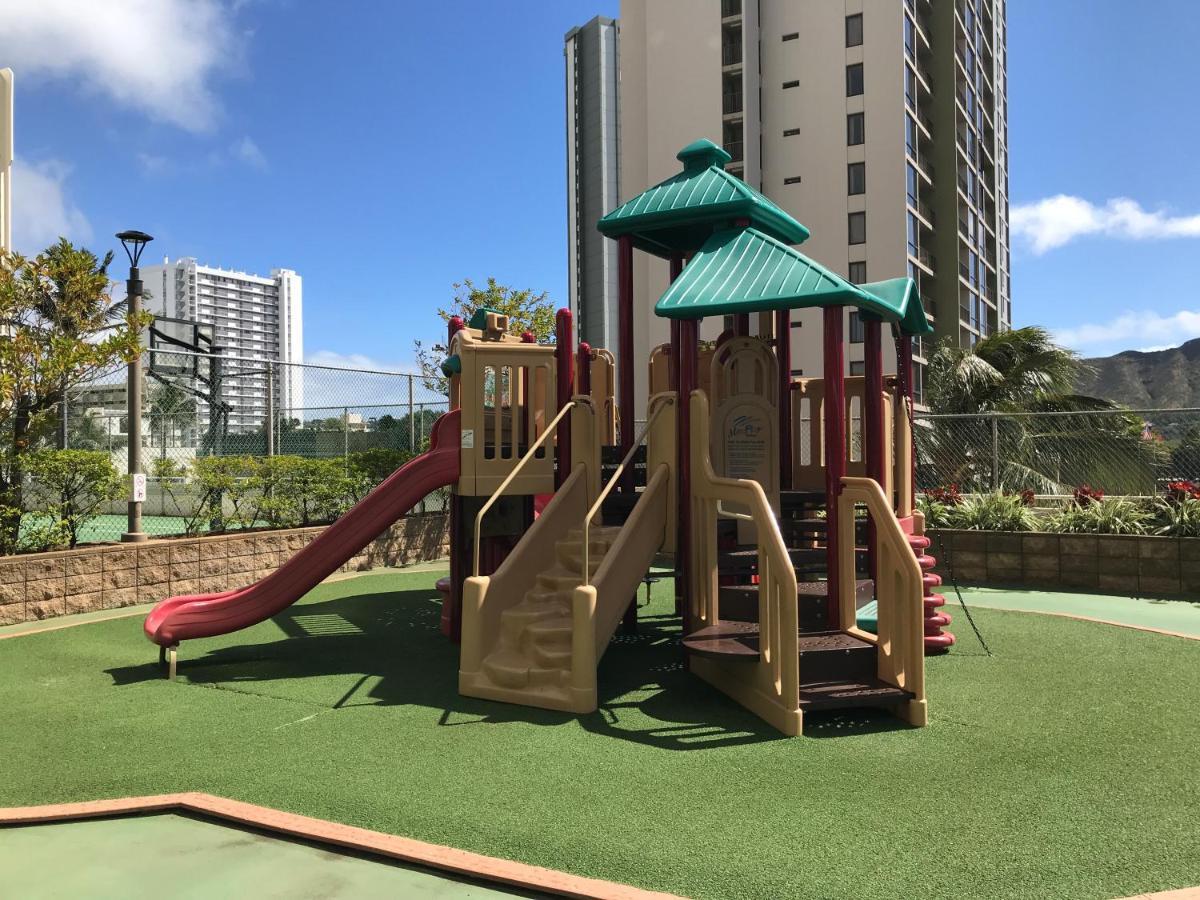 Waikiki Escapade Mountain Views Condo, Steps To Beach With Parking Perk هونولولو المظهر الخارجي الصورة