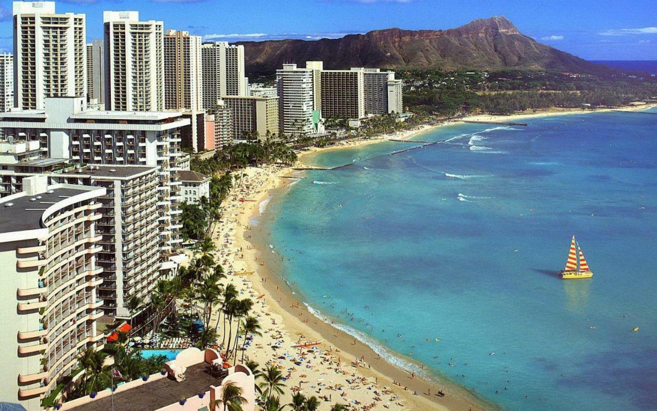 Waikiki Escapade Mountain Views Condo, Steps To Beach With Parking Perk هونولولو المظهر الخارجي الصورة